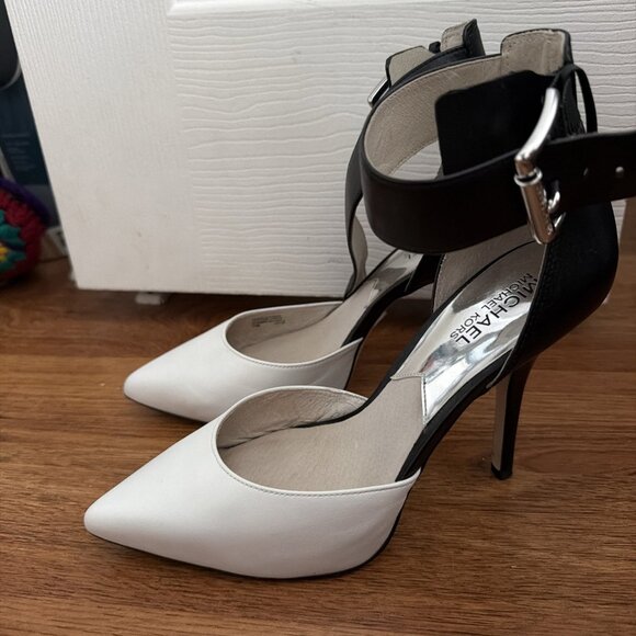 Michael Kors Chic Black and White Women’s Heels - Picture 2 of 7